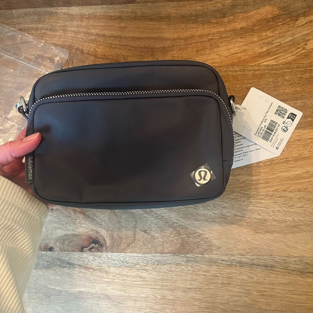 NWT Lululemon Everywhere Crossbody bag